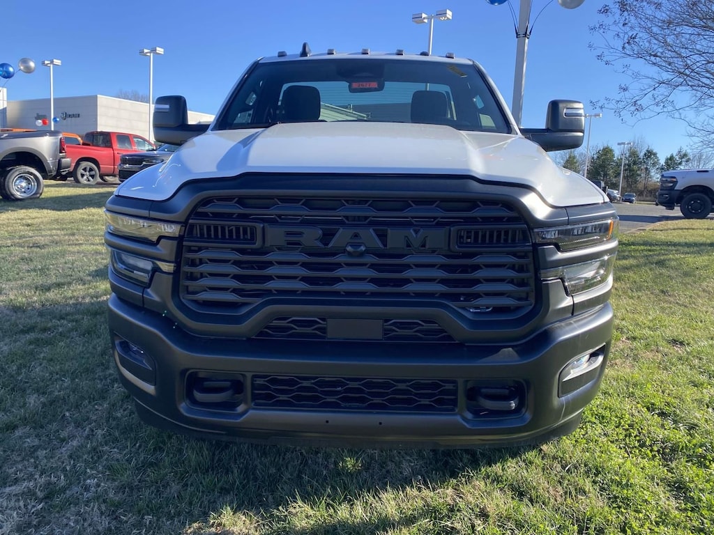 New 2026 Ram 3500 Chassis Cab TRADESMAN REGULAR 4X4 84' CA Pickup