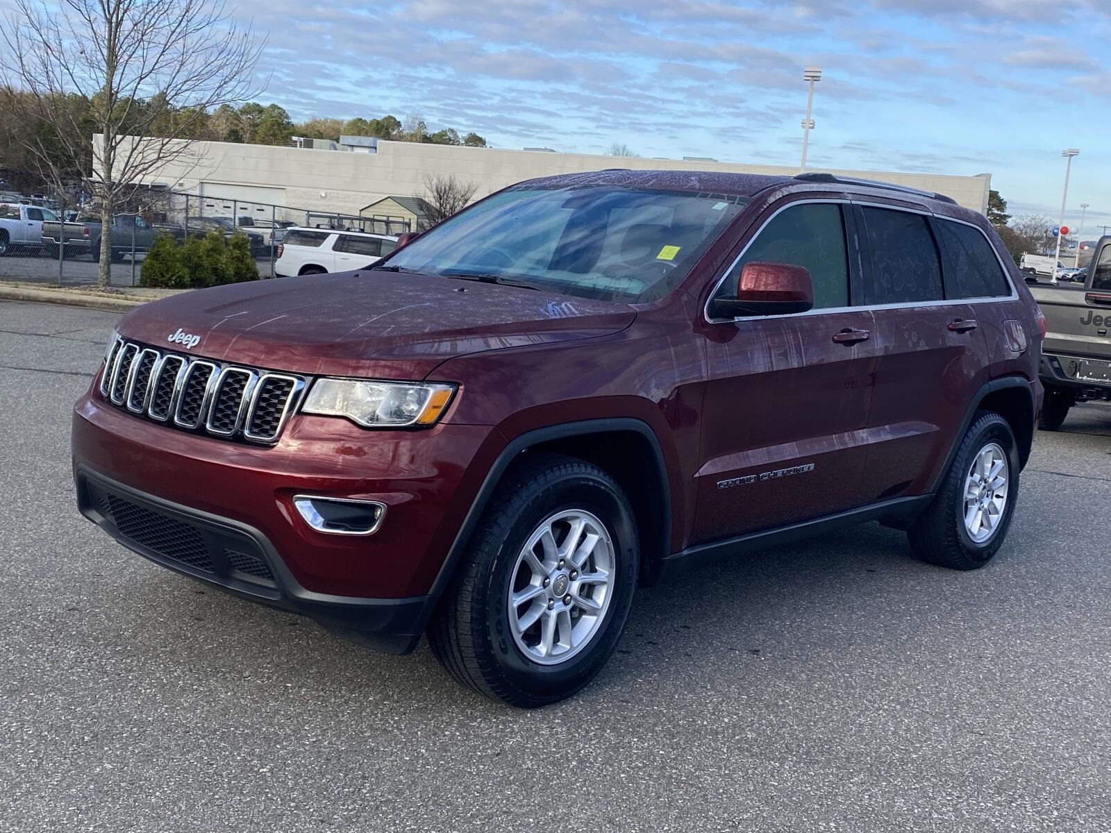 2020 Jeep Grand Cherokee Laredo E photo 3