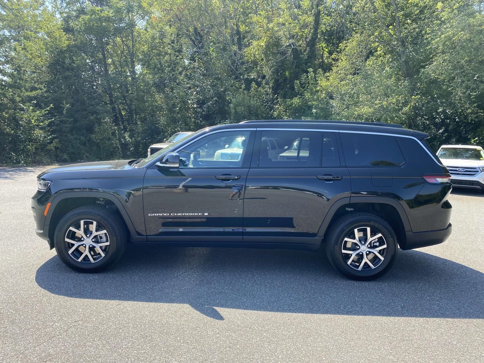 2025 Jeep Grand Cherokee Limited photo 4