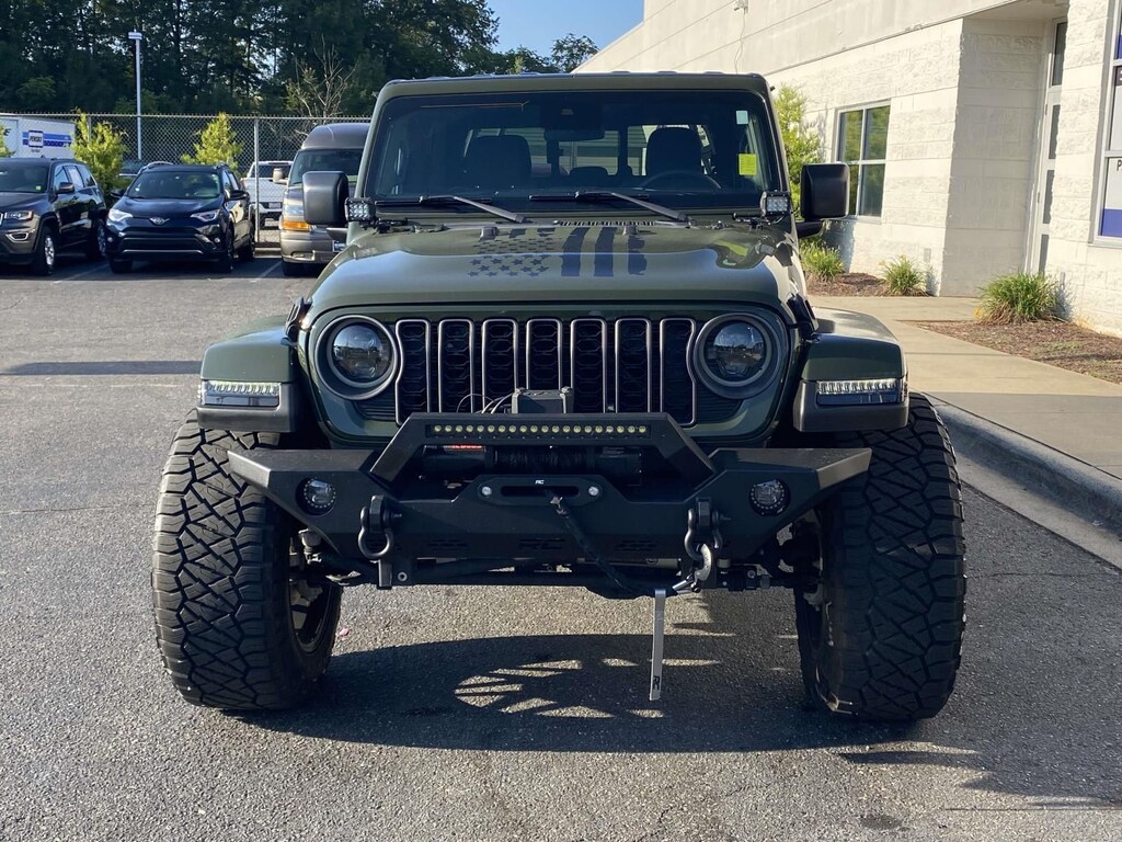 Used 2024 Jeep Gladiator Sport S Truck