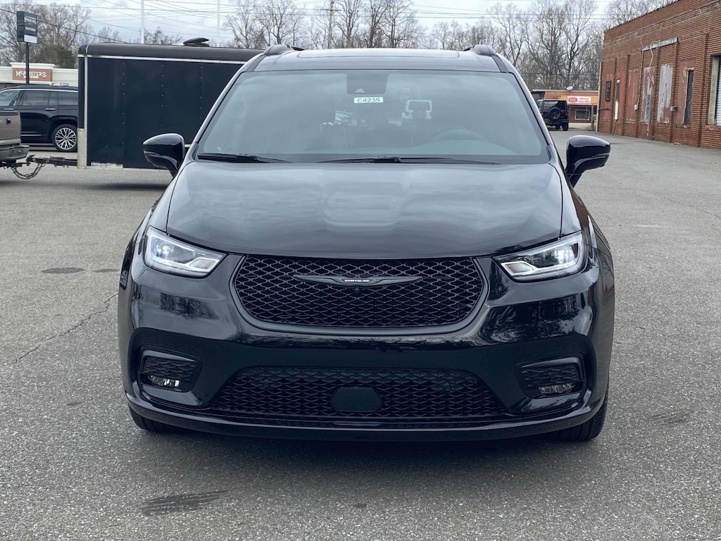 New 2026 Chrysler Pacifica LIMITED Passenger Van