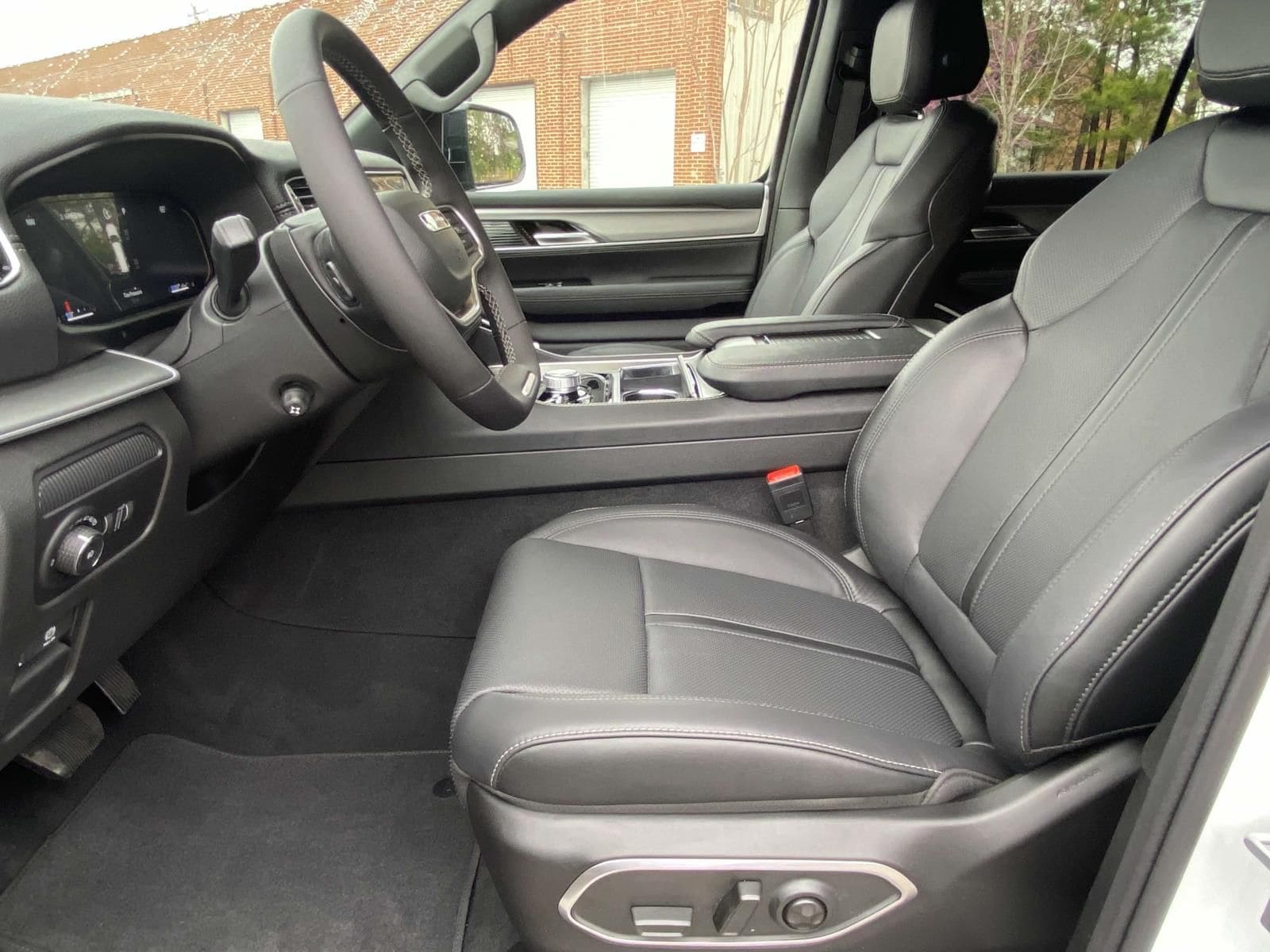 2025 Jeep Wagoneer Series II - Photo 18