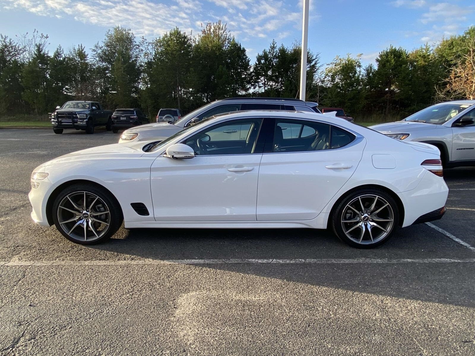 2022 Genesis G70 2.0T photo 4