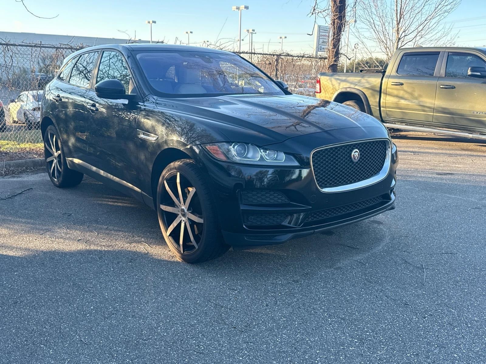 2017 Jaguar F-PACE Premium's photo