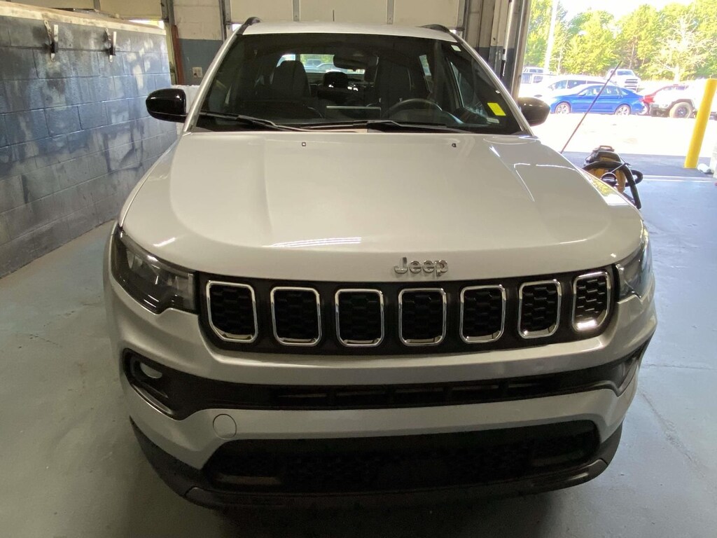 Used 2024 Jeep Compass Latitude SUV
