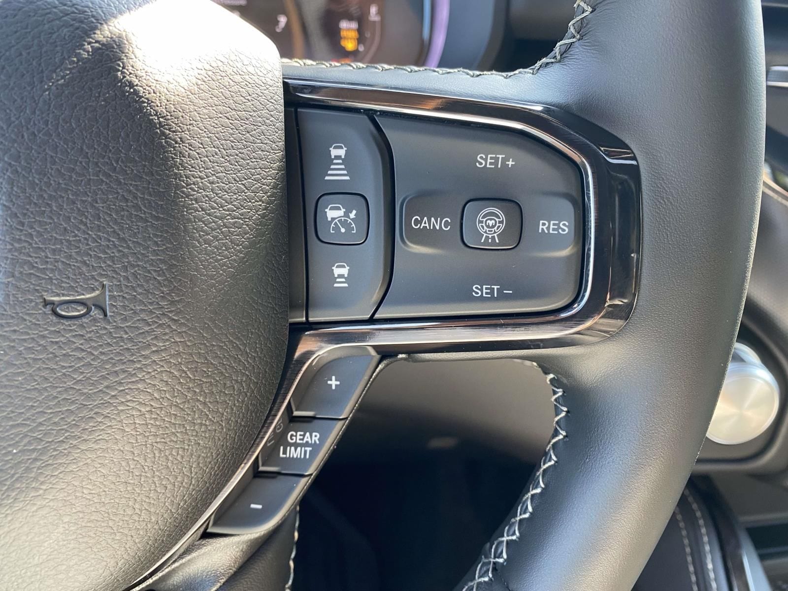2026 RAM 1500 Limited - Photo 23