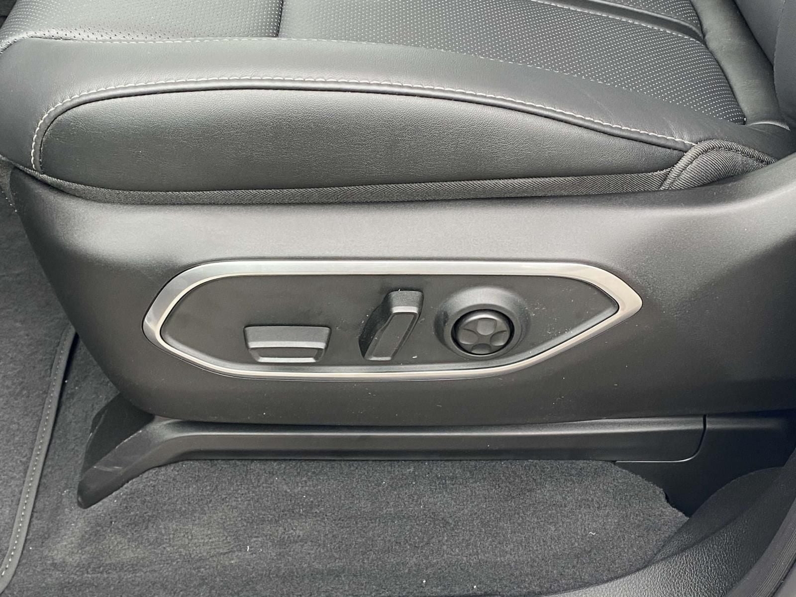 2025 Jeep Wagoneer Series II - Photo 19