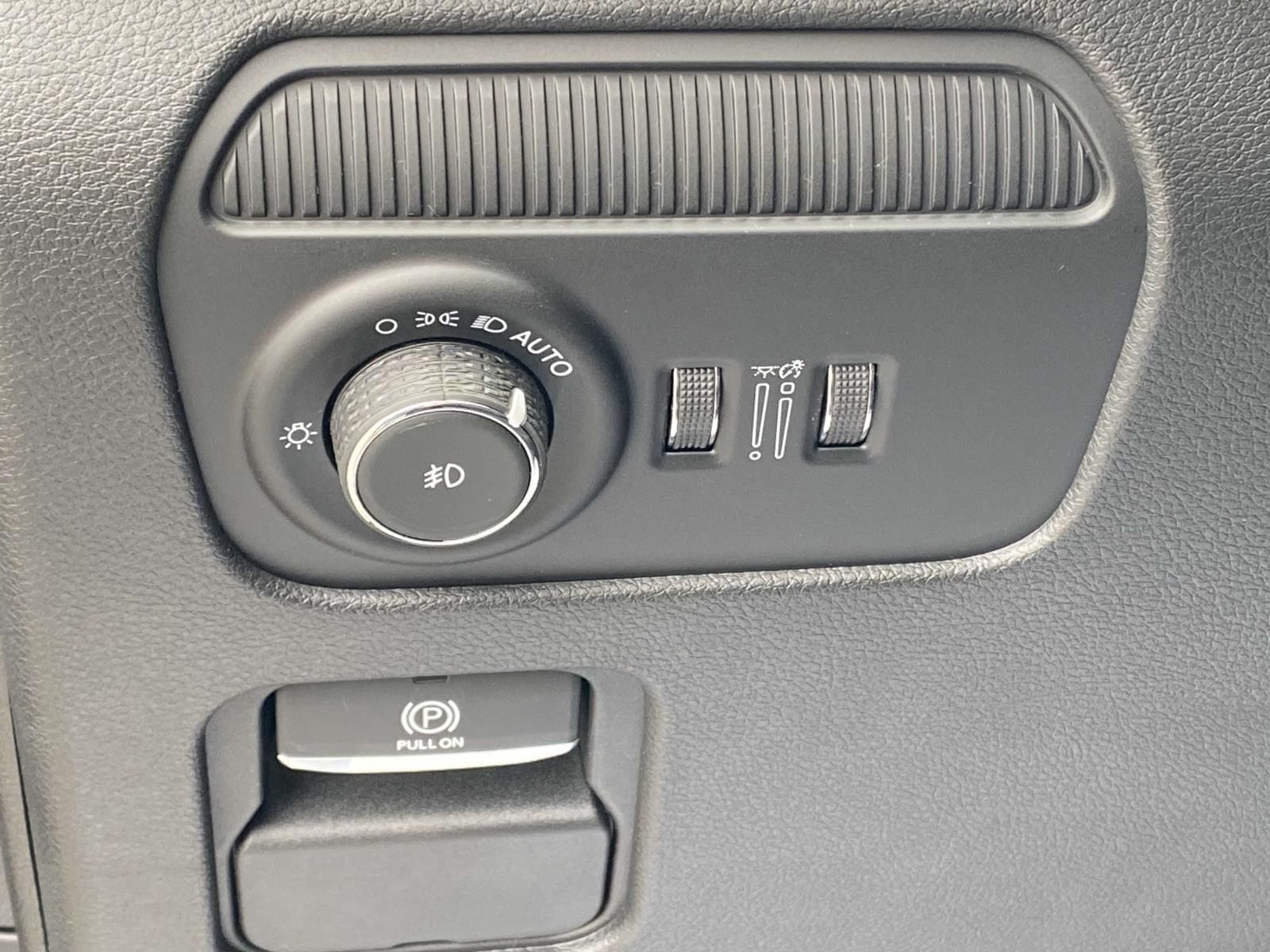 2025 Jeep Wagoneer L Series II - Photo 19