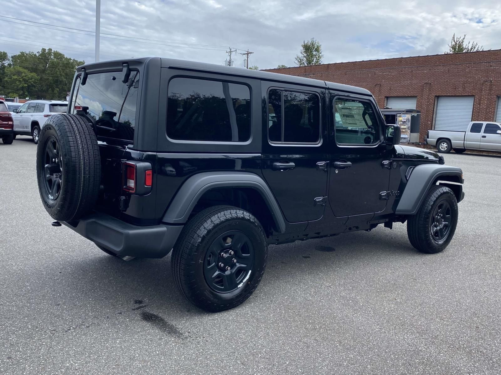 2026 Jeep Wrangler 4-Door Sport - Photo 8