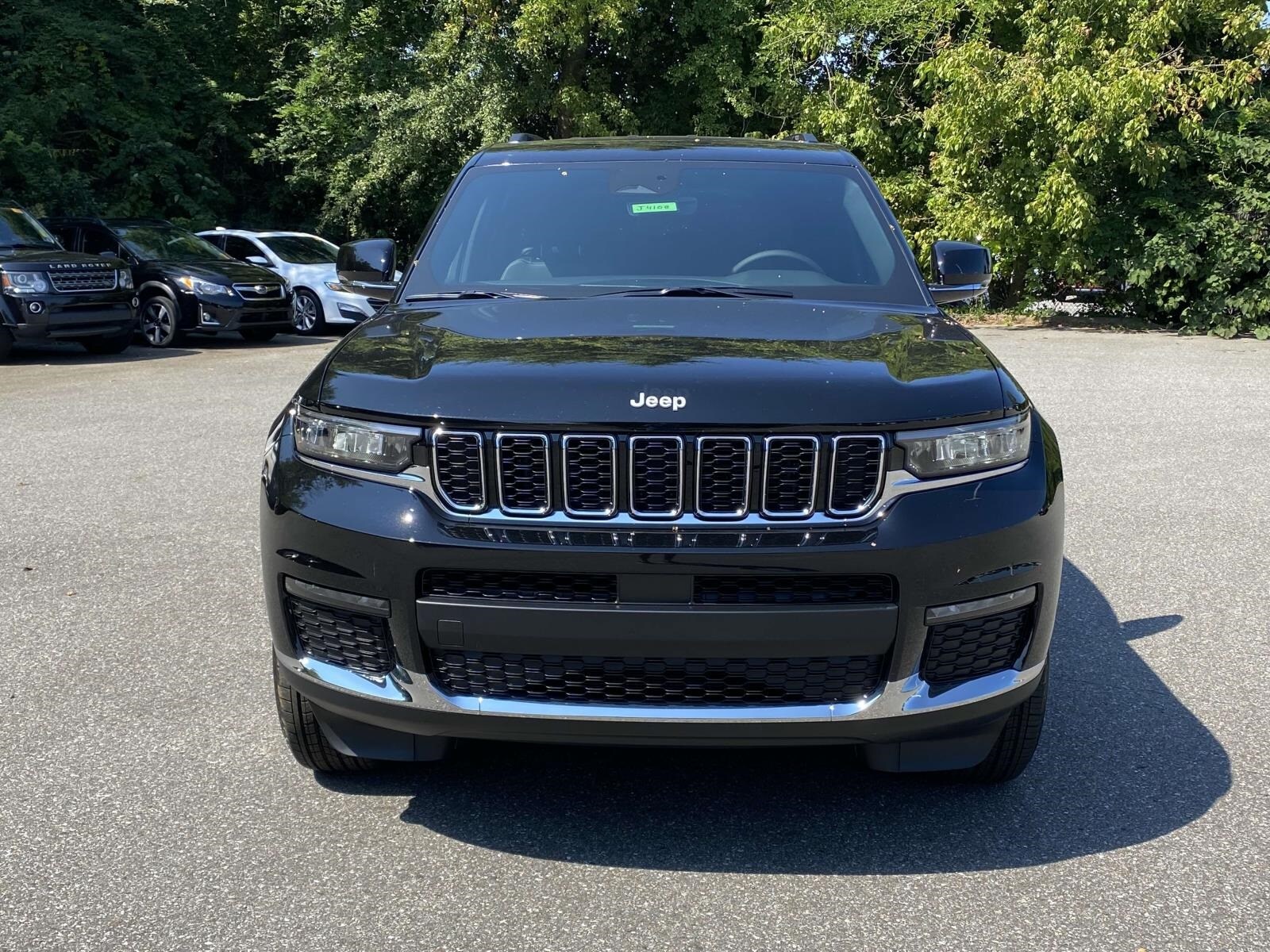 2025 Jeep Grand Cherokee Limited photo 2