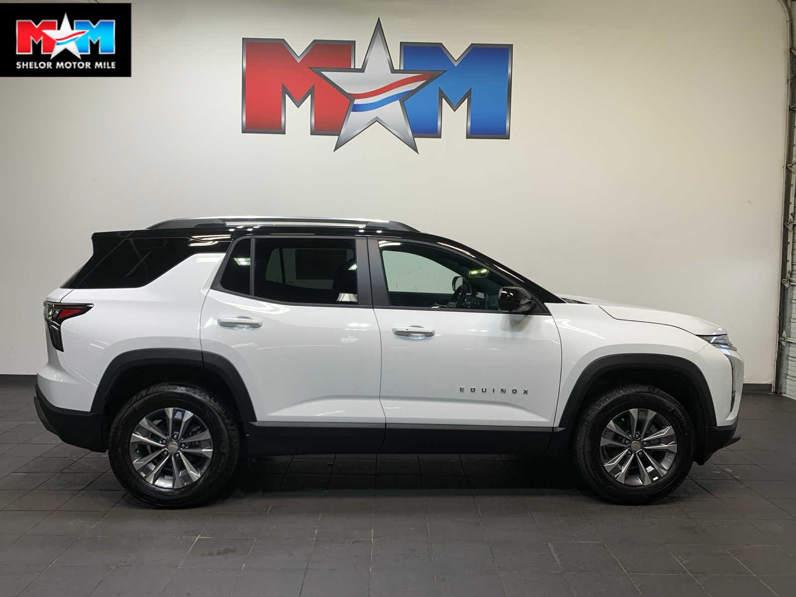 2026 Chevrolet Equinox LT's photo