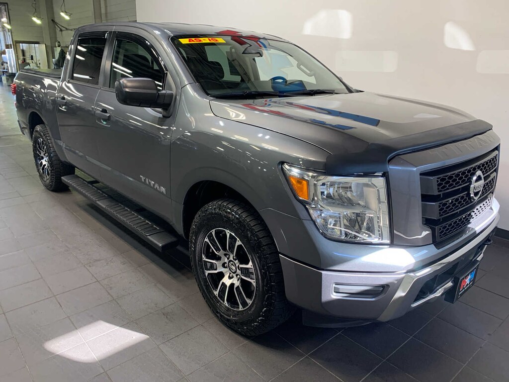 Used 2022 Nissan Titan SV Truck Crew Cab