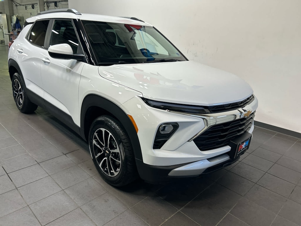 Used 2025 Chevrolet Trailblazer LT SUV