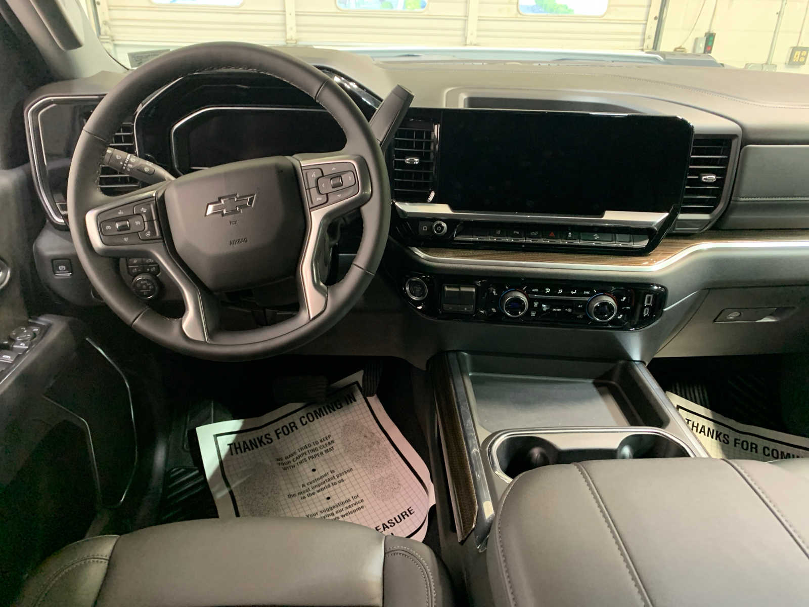 2025 Chevrolet Silverado 2500HD LT photo 4