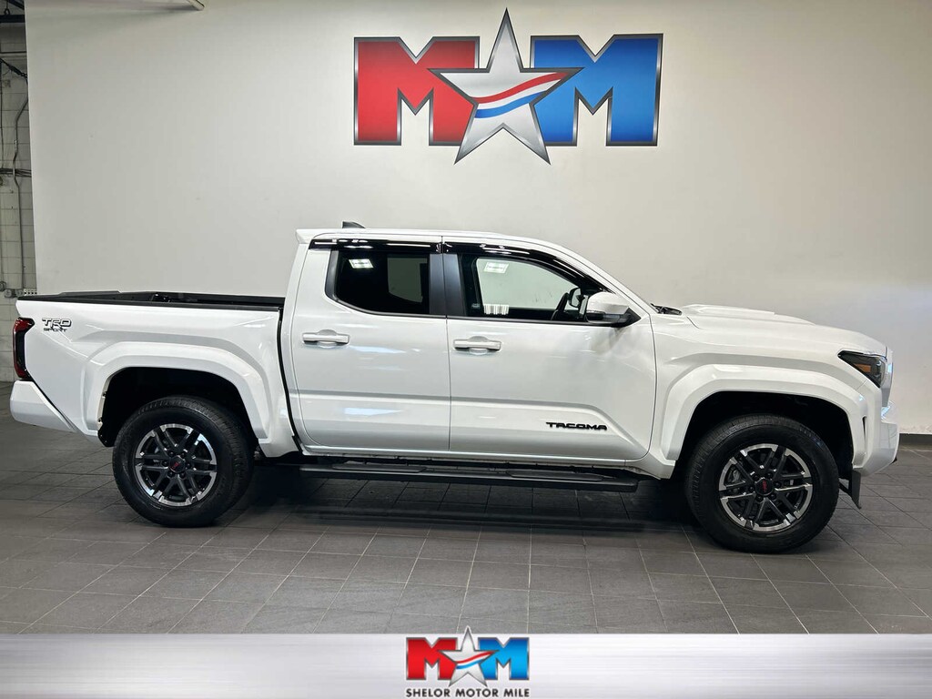 Used 2024 Toyota Tacoma 4WD SR5 Truck Double Cab