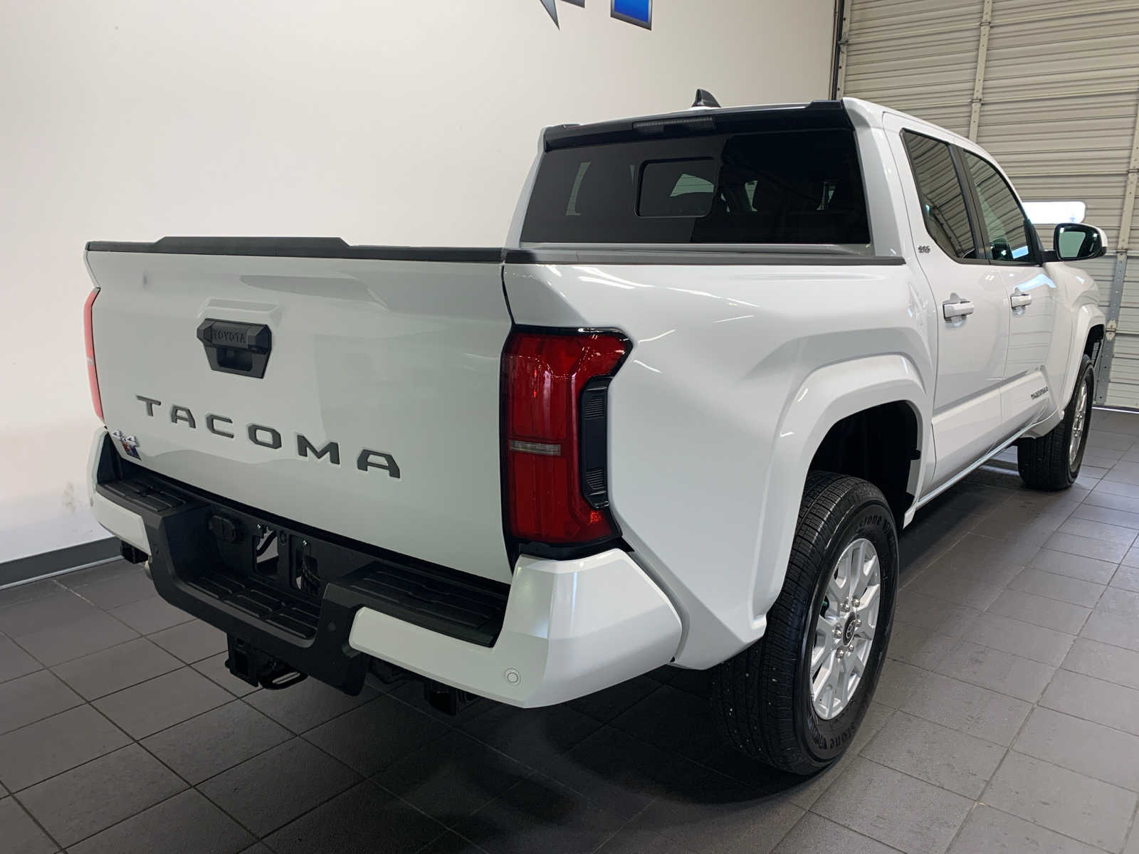 2024 Toyota Tacoma SR5 photo 3