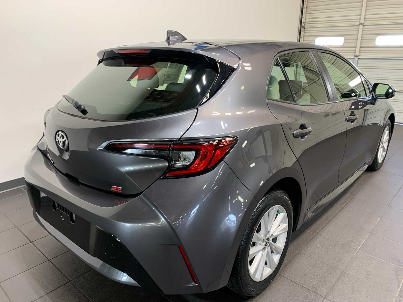 2023 Toyota Corolla SE photo 3