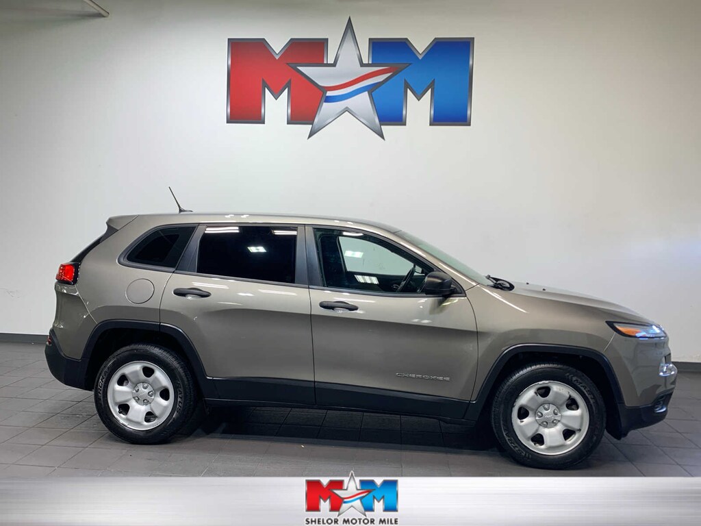 Used 2017 Jeep Cherokee Sport SUV