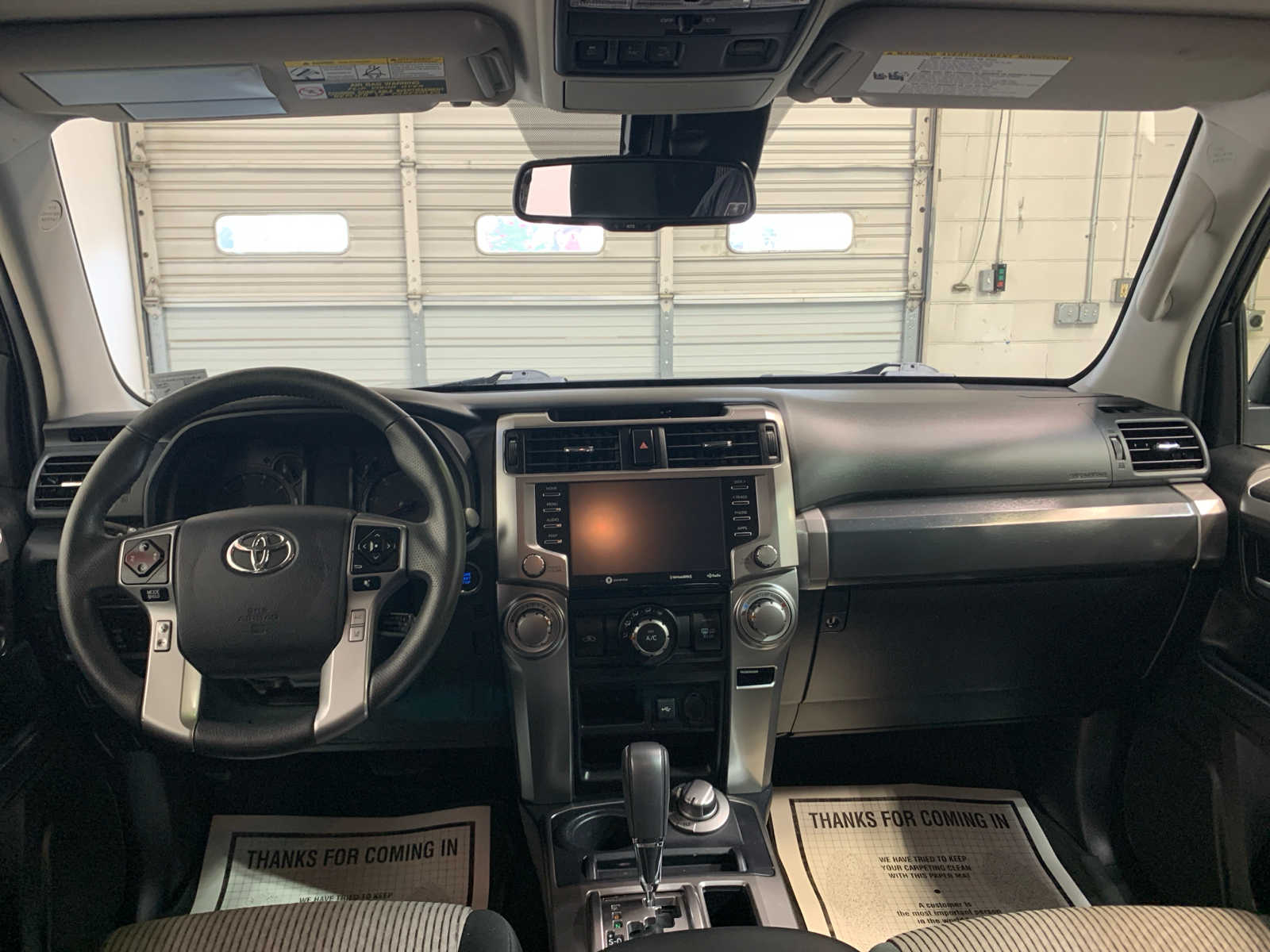 2023 Toyota 4Runner SR5 4WD photo 4