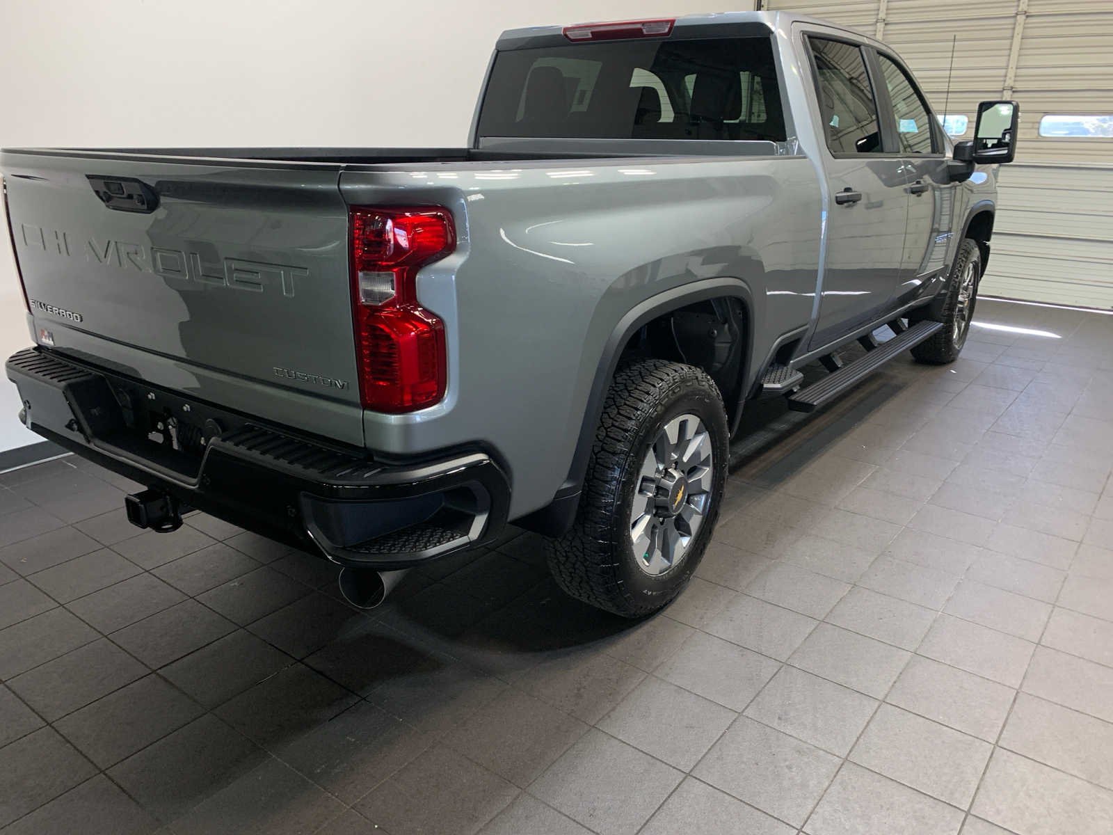 2026 Chevrolet Silverado 2500HD Custom photo 4