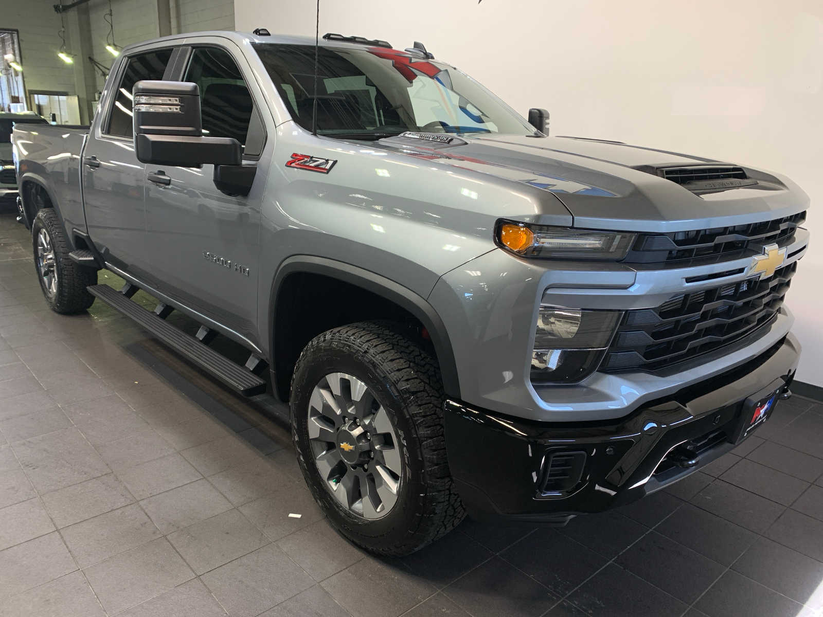 2026 Chevrolet Silverado 2500HD Custom photo 3