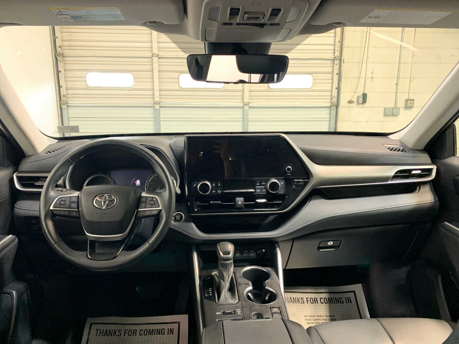 2023 Toyota Highlander XLE photo 4