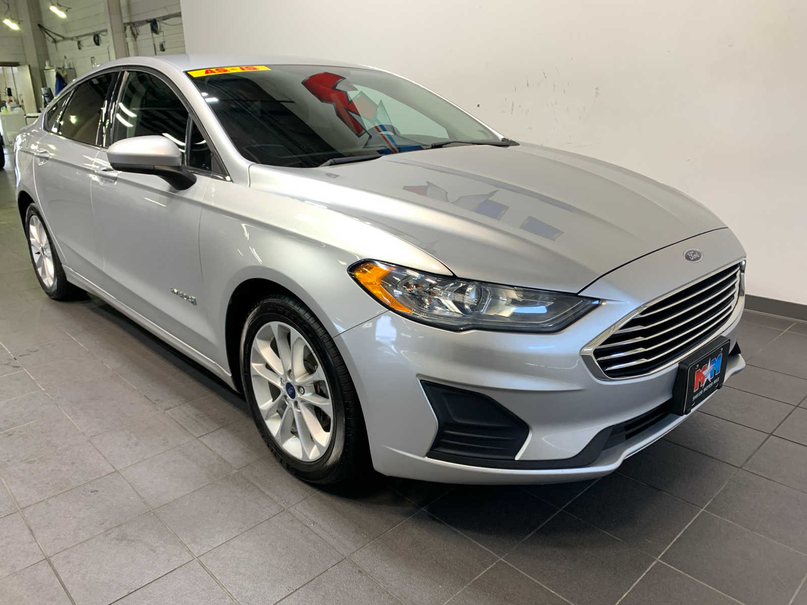 2019 Ford Fusion Hybrid SE photo 2
