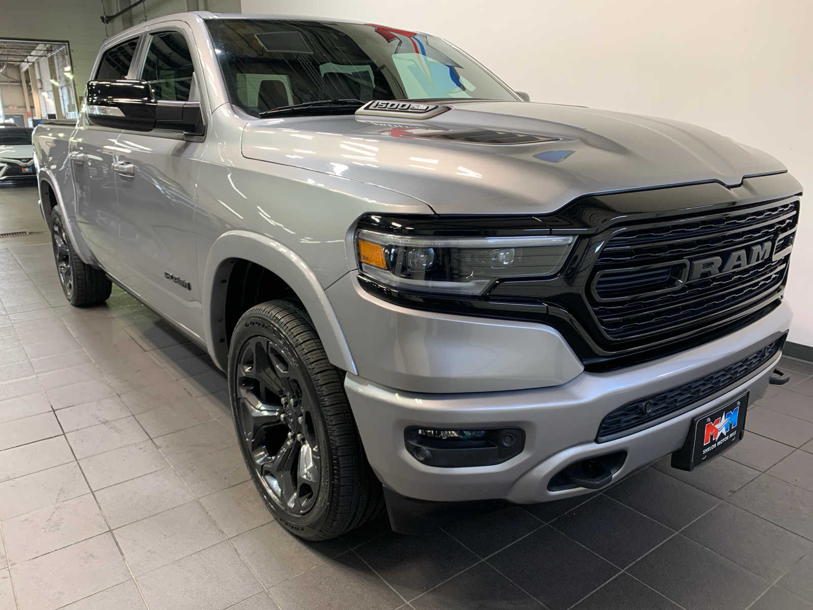 2022 Ram 1500 Limited photo 2