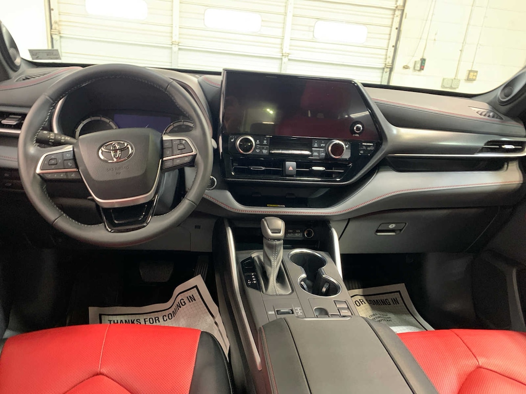 Used 2023 Toyota Highlander L SUV