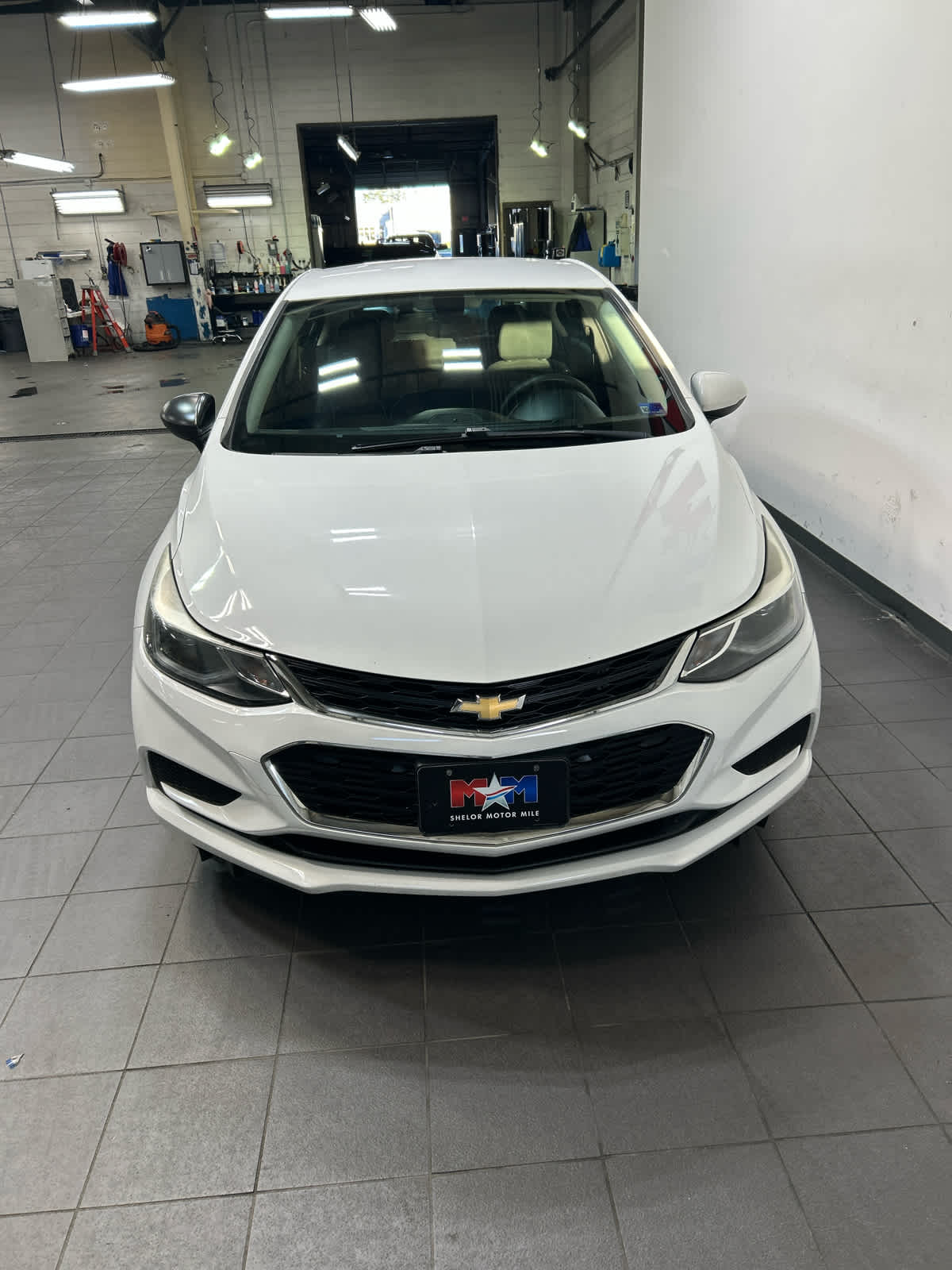 Used 2018 Chevrolet Cruze LT with VIN 3G1BE6SM9JS618532 for sale in Christiansburg, VA