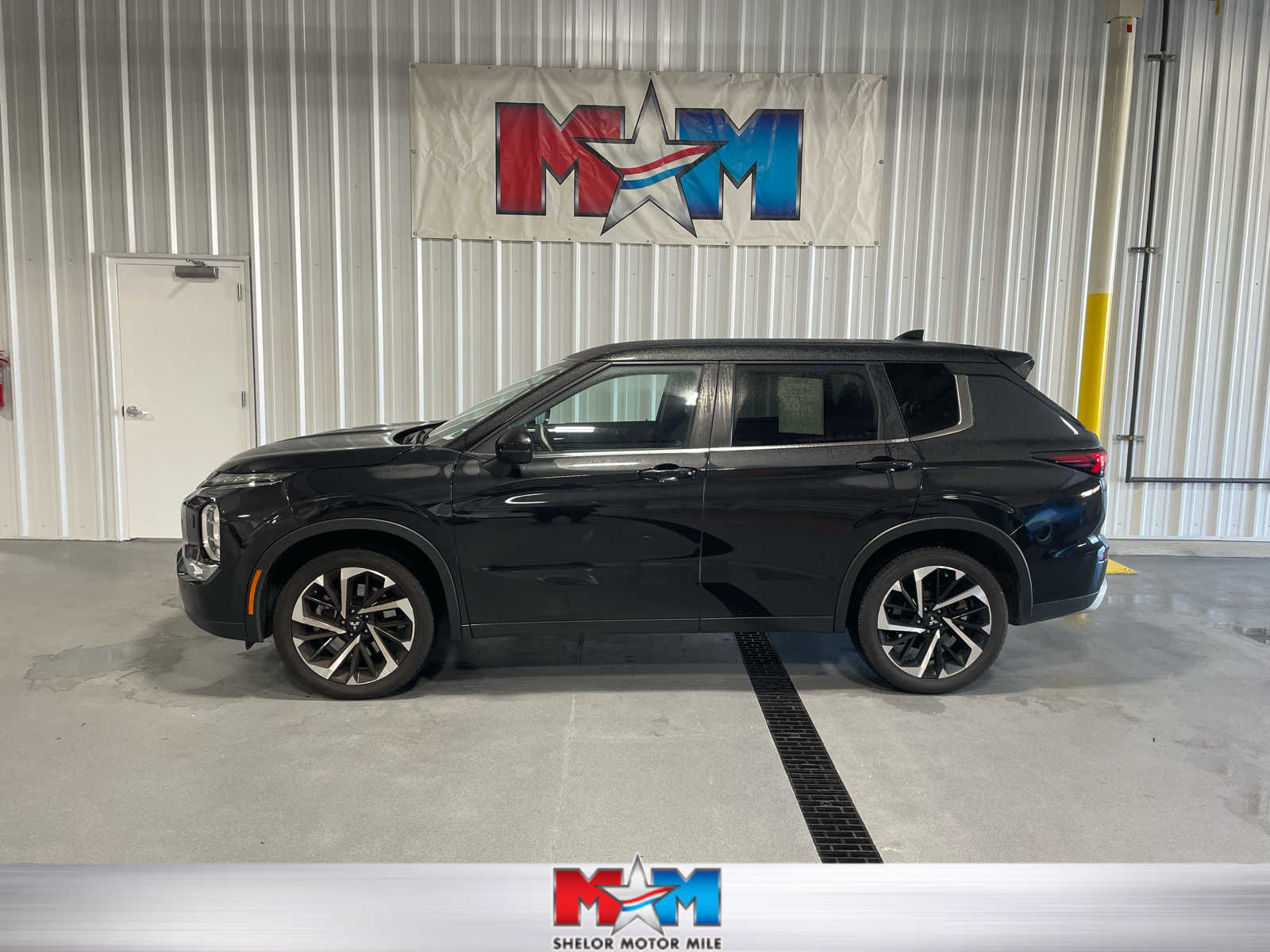 2023 Mitsubishi Outlander SE