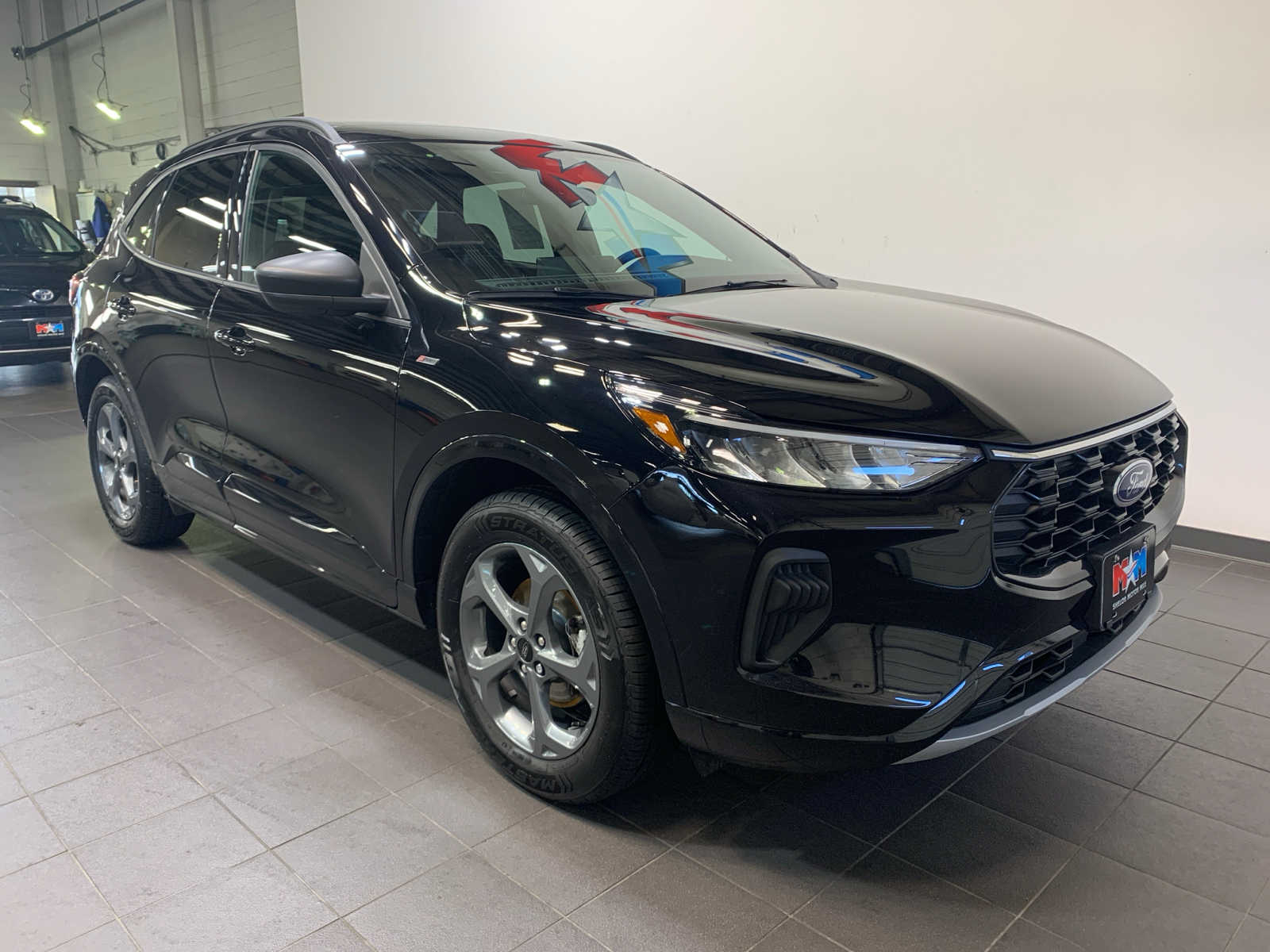 2023 Ford Escape ST-Line photo 2