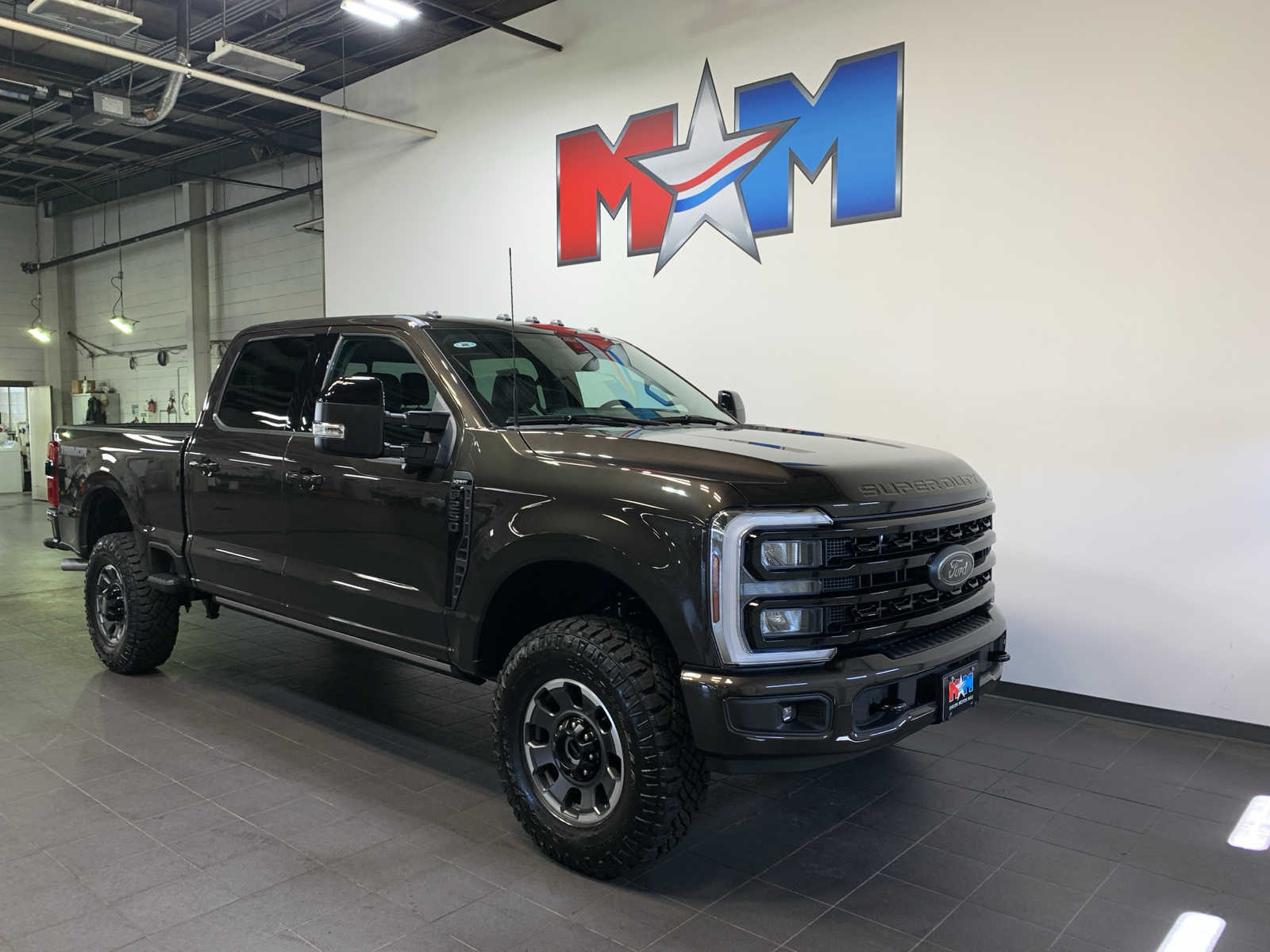 2024 Ford F-250 Lariat Tremor photo 2