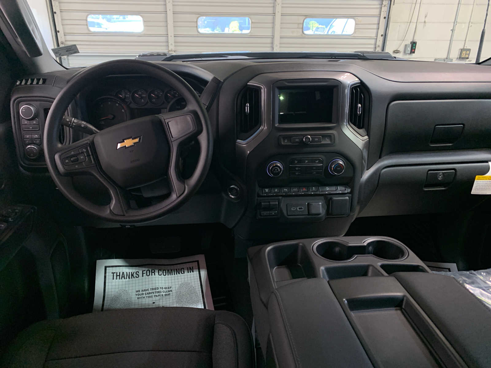 2026 Chevrolet Silverado 2500HD Custom photo 2