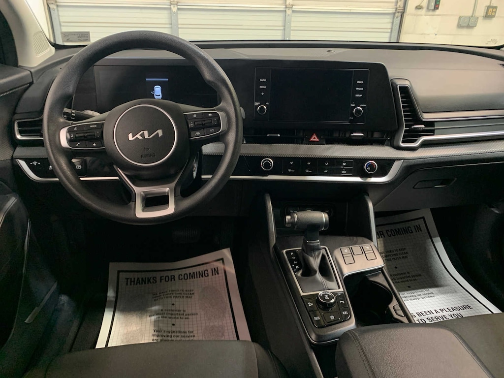 Used 2025 Kia Sportage LX SUV