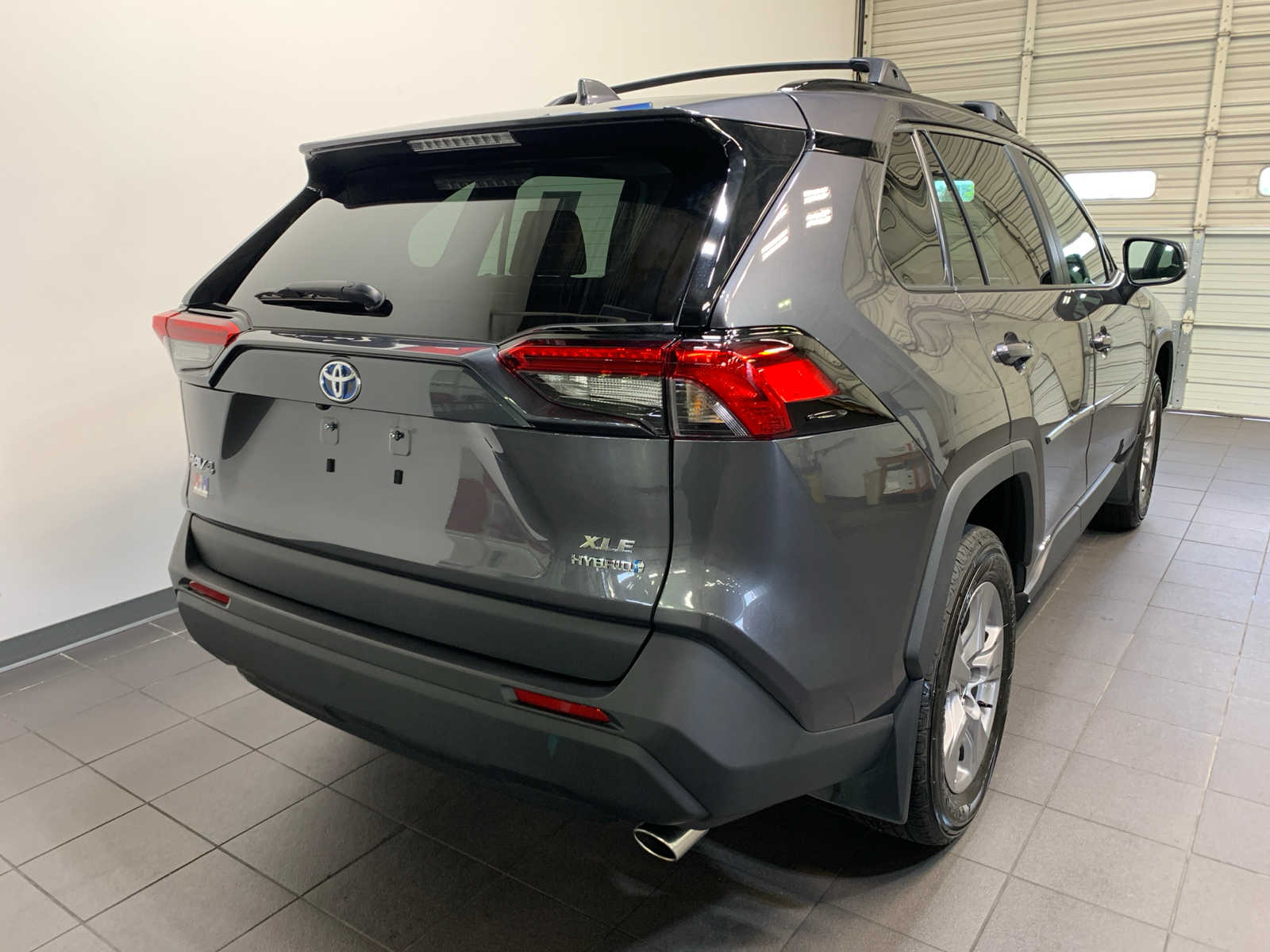2024 Toyota RAV4 Hybrid XLE photo 3