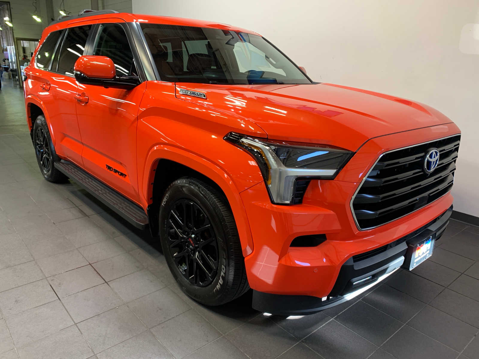 2024 Toyota Sequoia SR5 photo 2