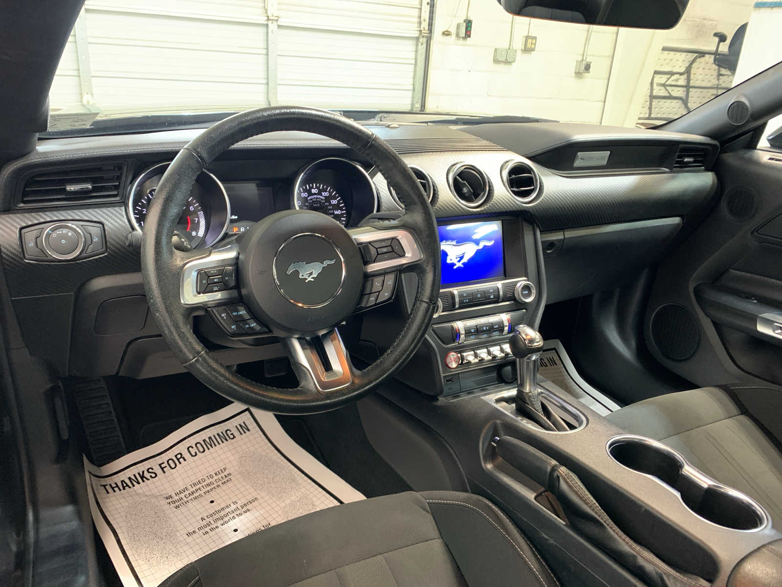 2022 Ford Mustang EcoBoost photo 3