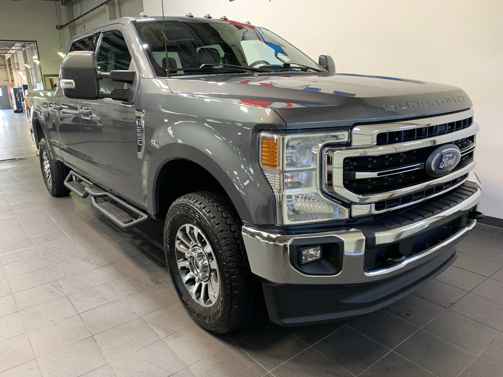 2022 Ford F-250 Lariat photo 2