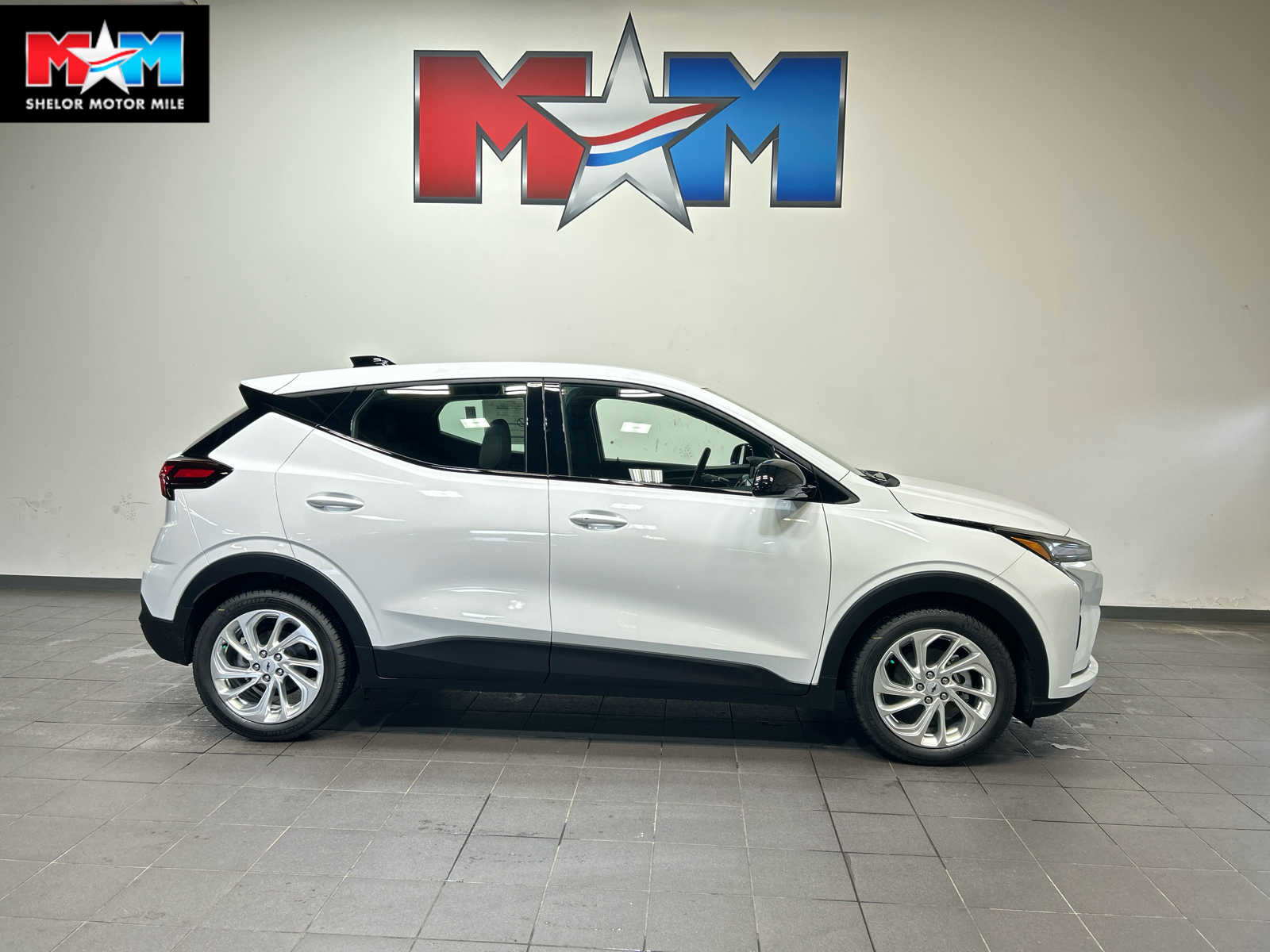 2027 Chevrolet Bolt EV LT Auto's photo