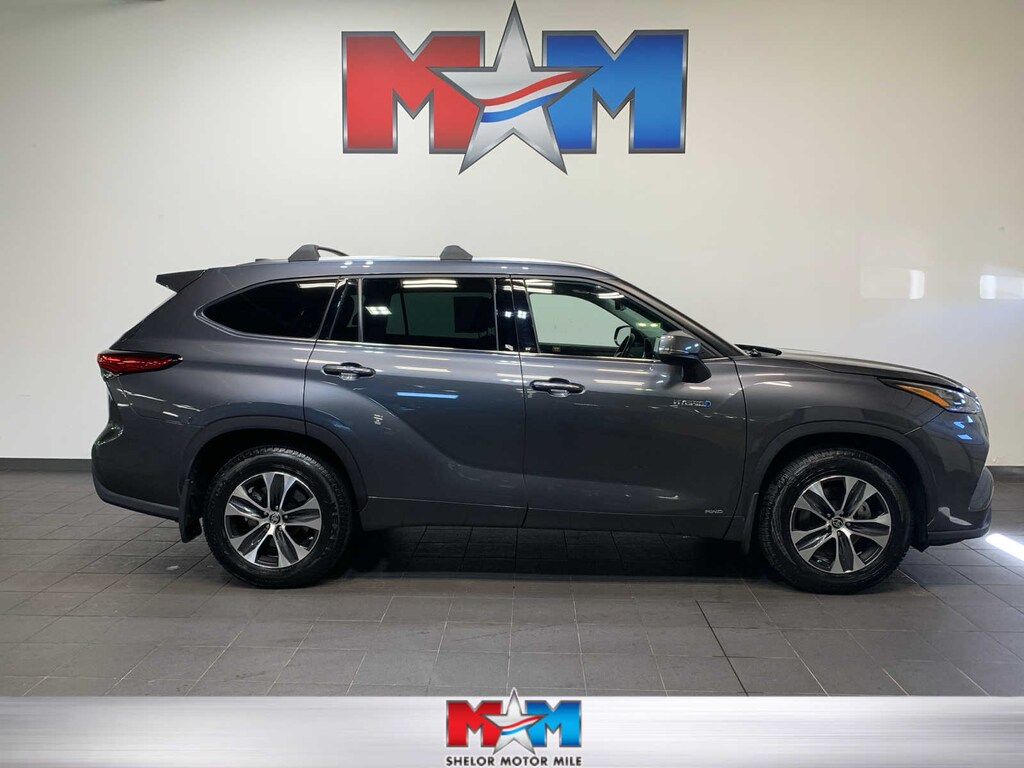 Used 2020 Toyota Highlander Hybrid XLE SUV