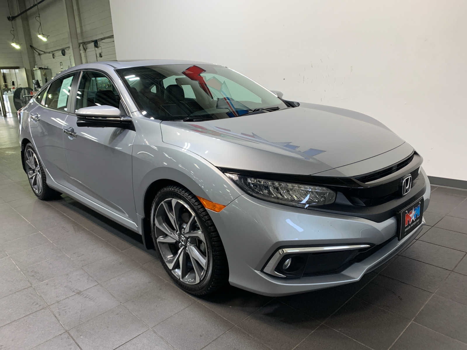 2019 Honda Civic Touring photo 2