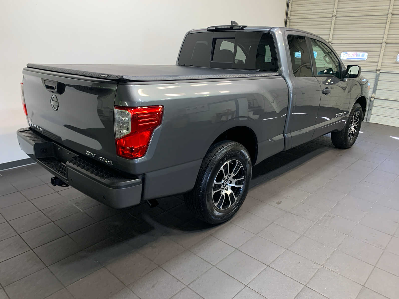 2024 Nissan Titan SV King Cab photo 3