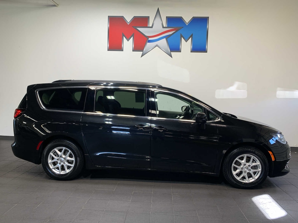 Used 2020 Chrysler Voyager LXI Van Passenger Van