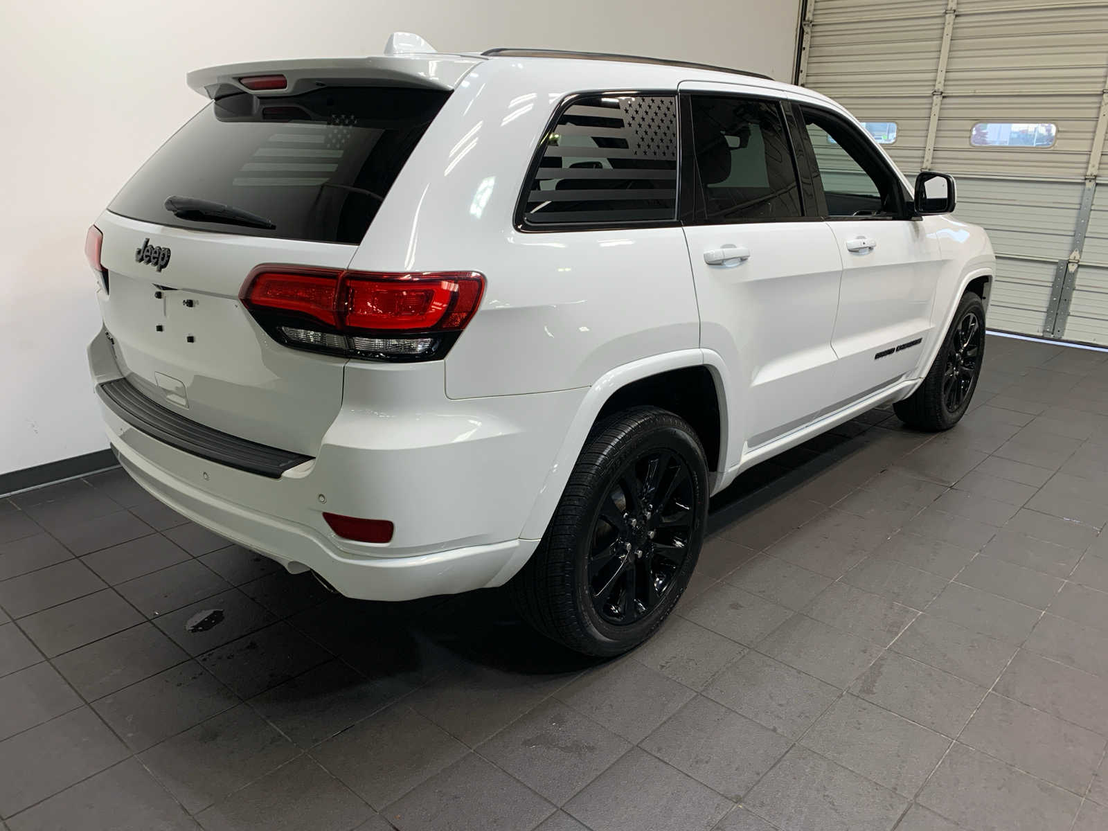 2019 Jeep Grand Cherokee Altitude photo 3