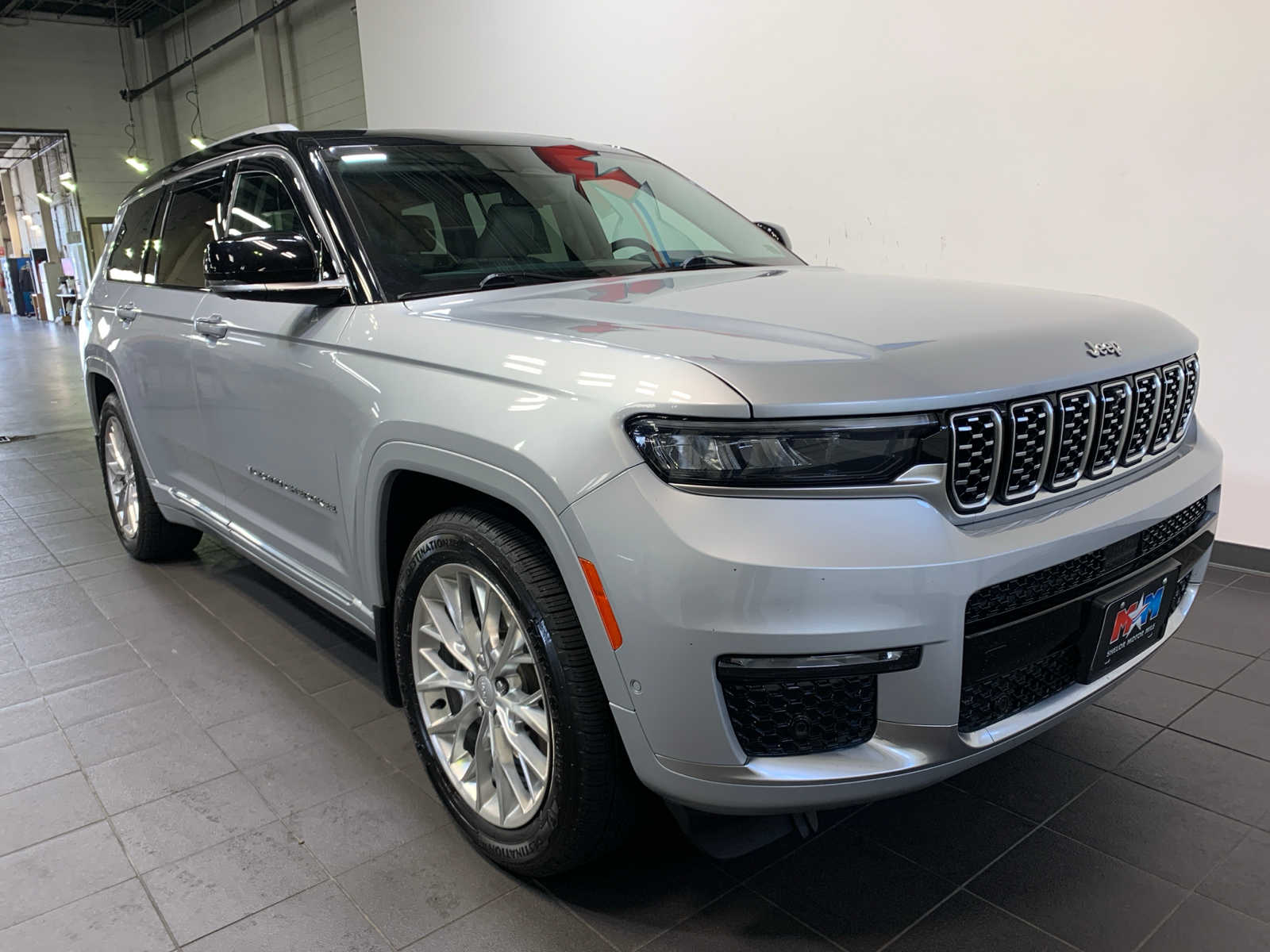 2021 Jeep Grand Cherokee L Summit photo 2
