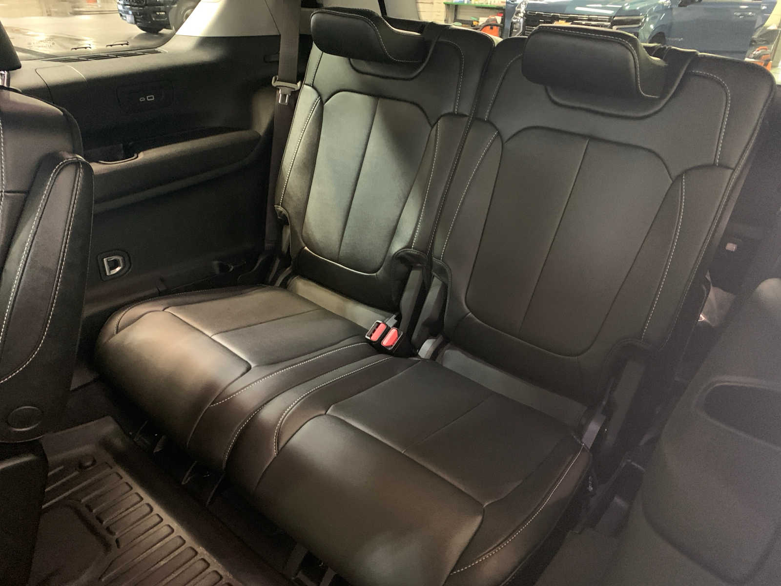 2023 Jeep Grand Cherokee Limited photo 4