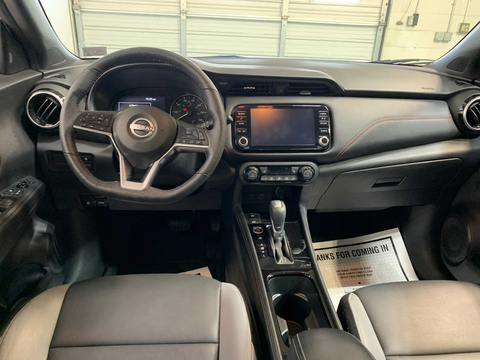 2022 Nissan Kicks SR photo 4