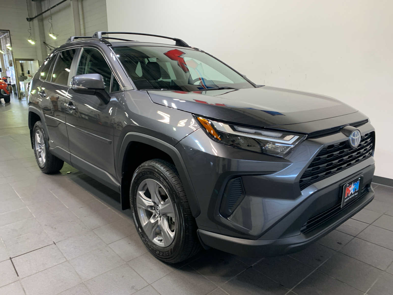 2024 Toyota RAV4 Hybrid XLE photo 2