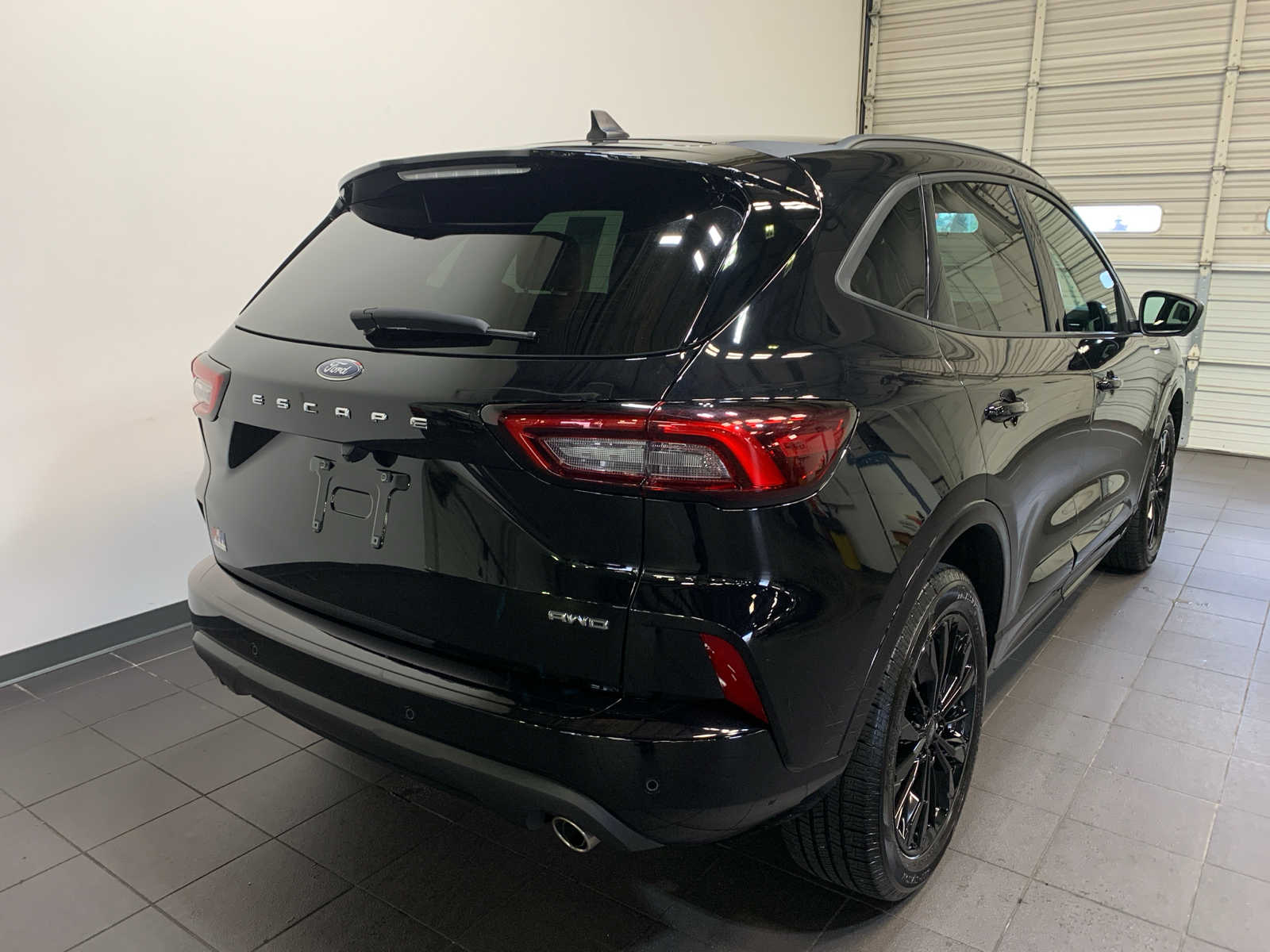 2023 Ford Escape ST-Line Elite photo 3